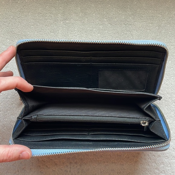 Blue Steve Madden Wallet - Picture 6 of 8